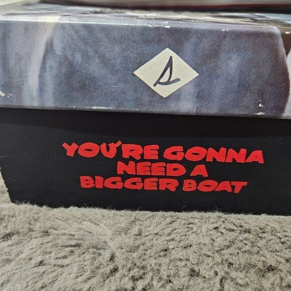 Limited Edition JAWS Sperry Sneakers Size 8 In Womens - Picture 9 of 12